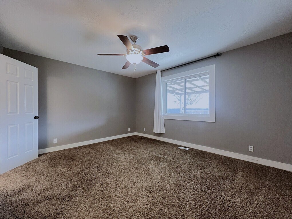 Building Photo - 2541 E Clarene Ct