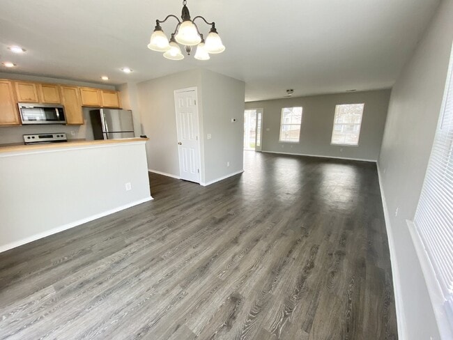 Building Photo - Three Bedroom, University Park Home!