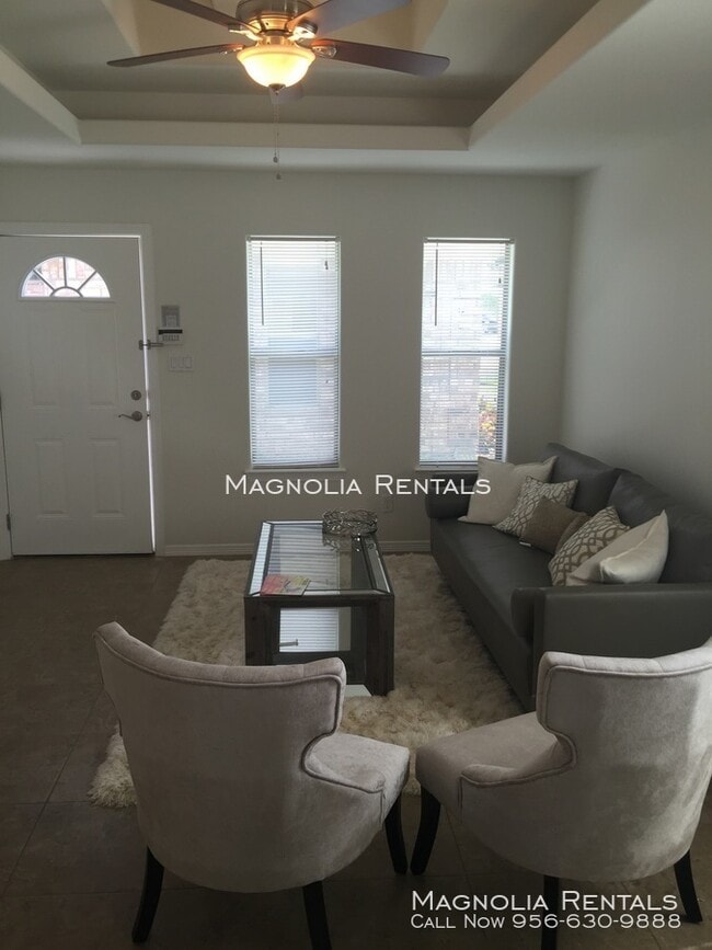 Building Photo - Tulipan Villas Apartments