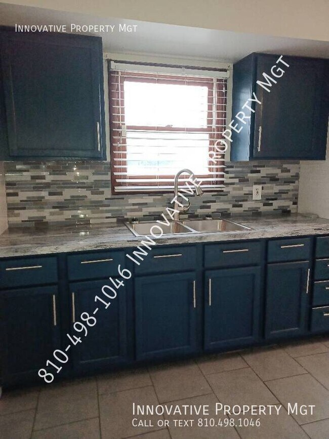 Building Photo - 3 bedroom 1 bath spacious home! newly reno...