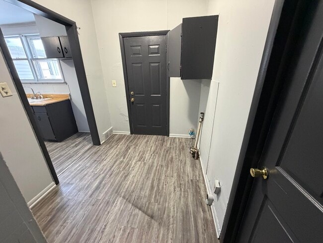 Building Photo - 1232 Freeman-