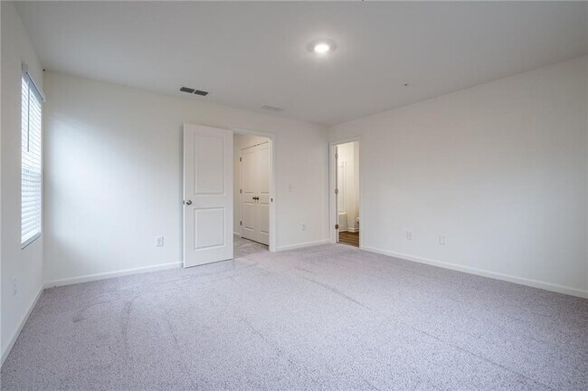 Building Photo - 2010 Ayla Dr