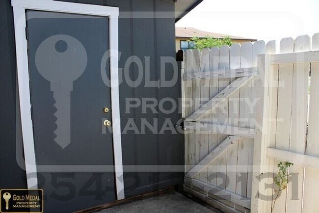 Building Photo - 503 Longhorn Cir