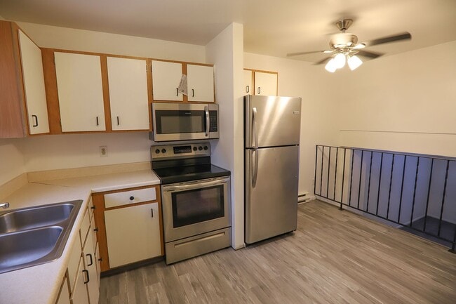 Building Photo - 257 Canby St