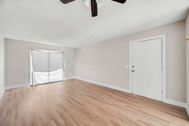 Building Photo - 2814 E Le Marche Ave