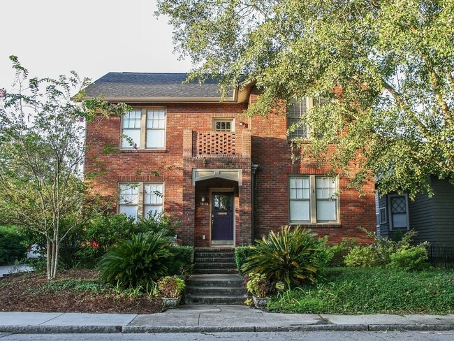 Primary Photo - 727 Maupas Ave