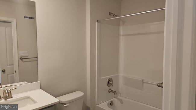 Building Photo - 30 Elliot Ln