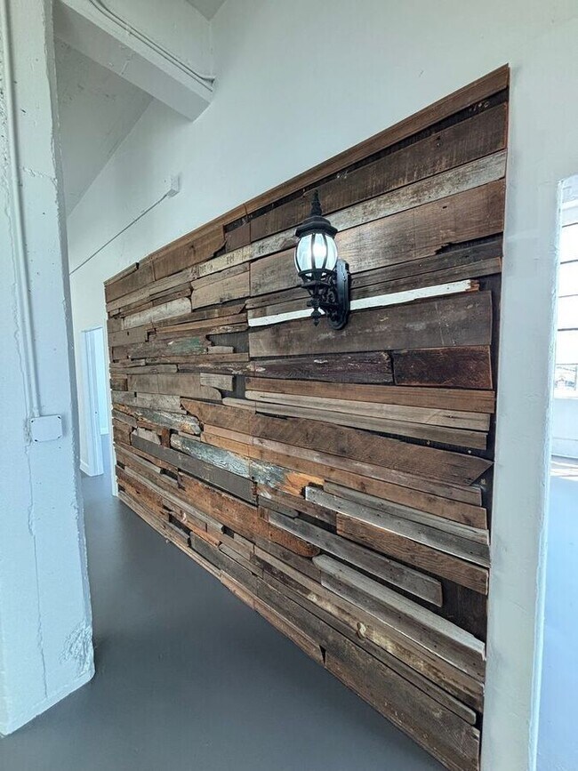 Building Photo - 1341 58th Ave