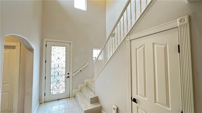 Building Photo - 5273 Candlespice Way