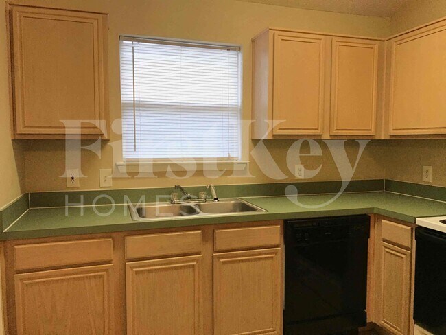 Building Photo - 10640 Towerwood Dr