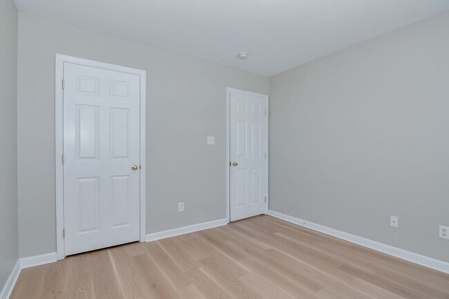 Building Photo - 1215 Pinnacle Dr