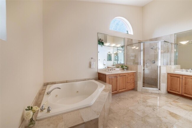 Building Photo - 2519 Barcelona Dr