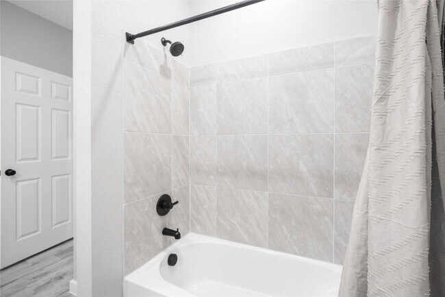 Building Photo - 2101 Reinke Rd