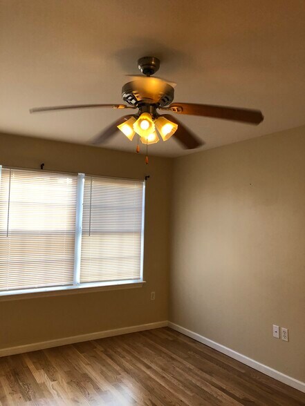 Building Photo - 91 Delavan Ave