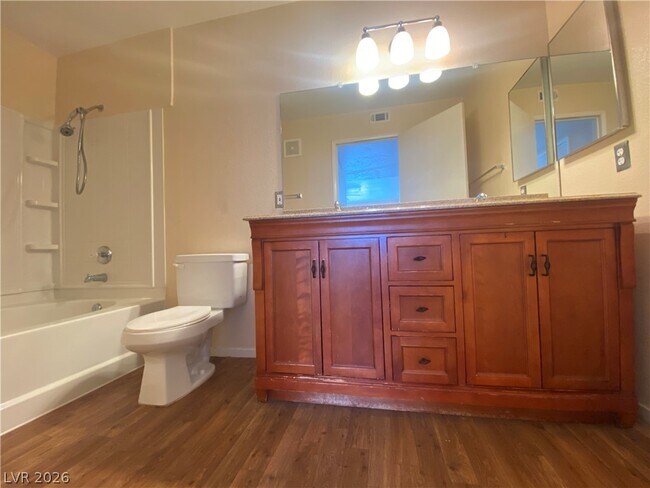 Building Photo - 3152 Tarpon