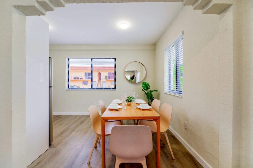 Building Photo - 700 SW 11th Ave