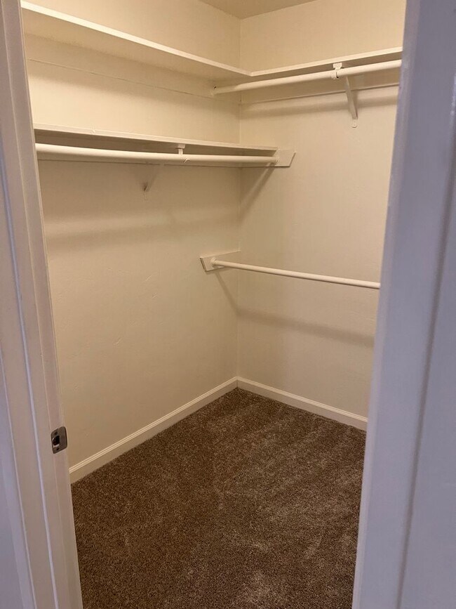 Building Photo - Beautiful 2 bedroom Condo