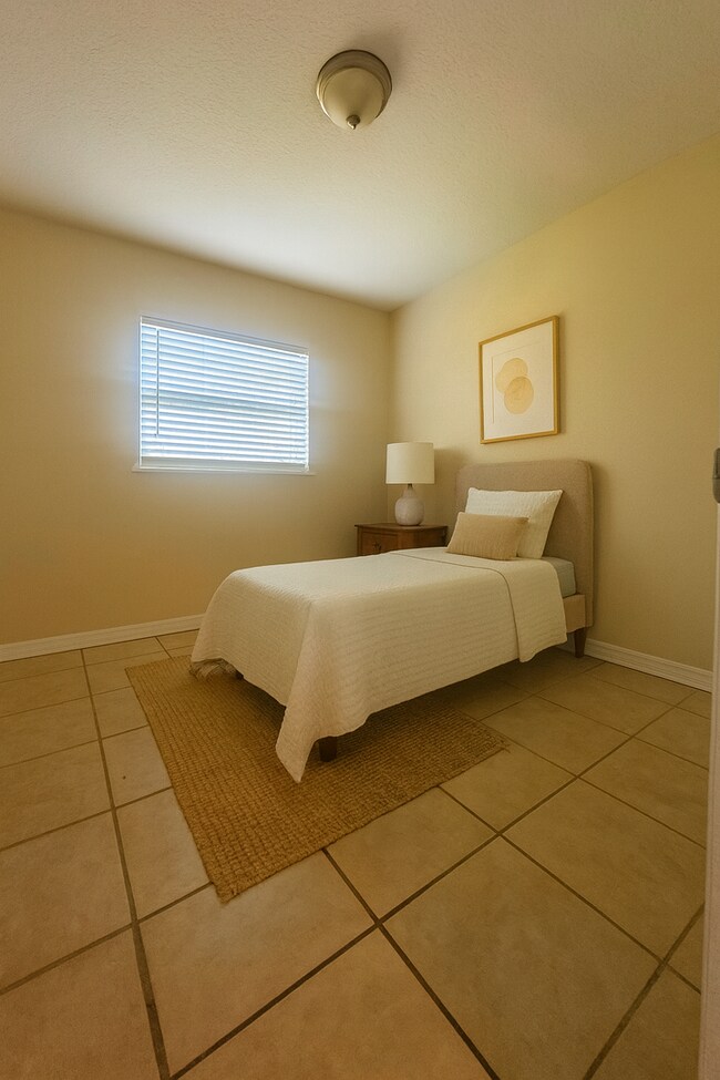 Building Photo - 3/2 home available in Bunche Manor featuri...