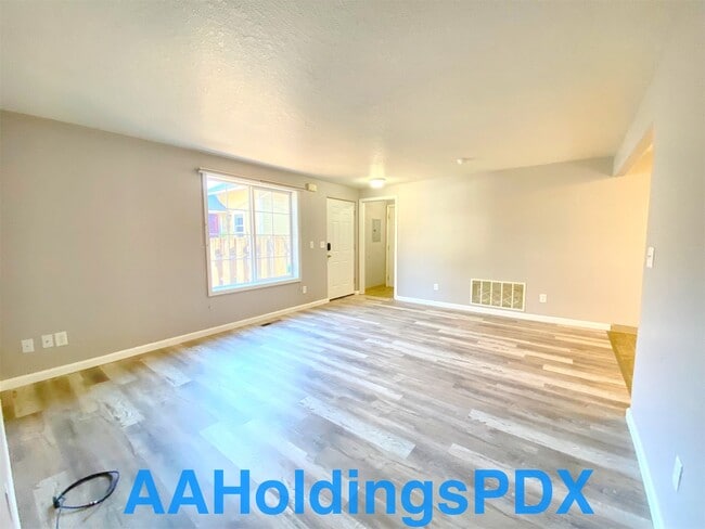 Building Photo - 8061 SE Woodstock Blvd