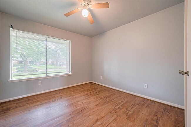 Building Photo - 15238 Ensenada Dr