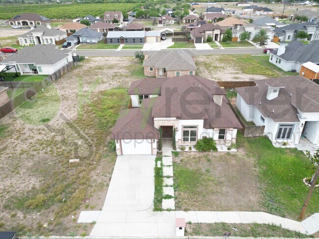 Building Photo - Beautiful 3 bedroom/ 2.5 bath Home in Edinburg - $500 off the First Month Rent!!!