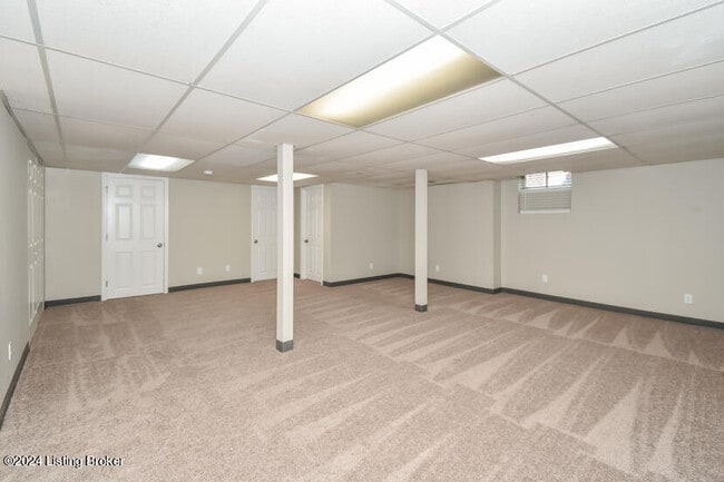 Building Photo - 5613 Ree Dr