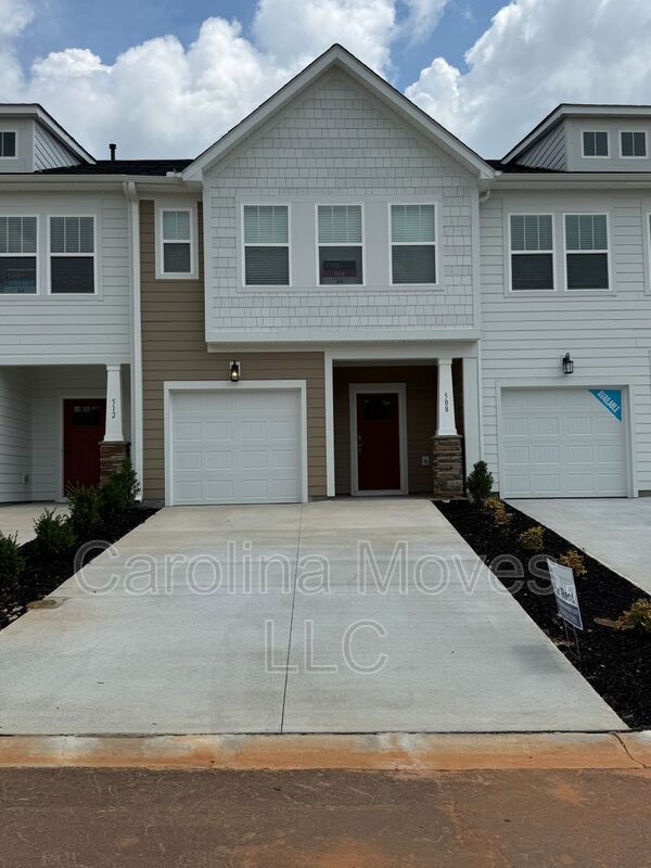 Building Photo - 508 Round Rock Wy