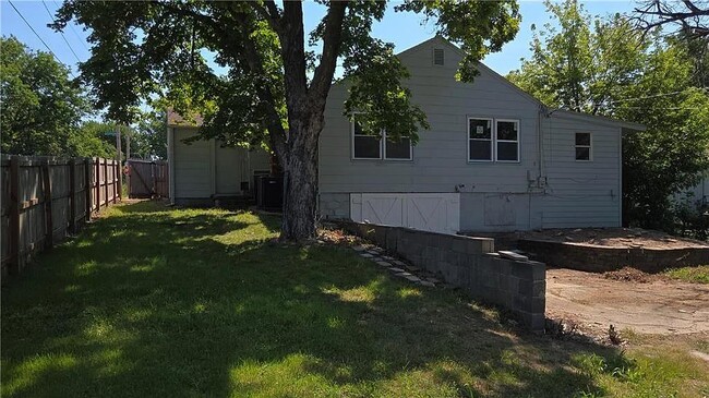 Building Photo - 4456 N Bellefontaine Ave