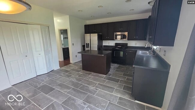 Building Photo - 15098 Royal Grove Dr