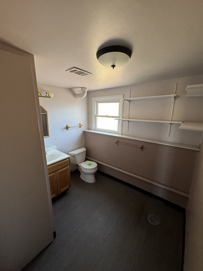 Building Photo - 2931 Carmel Dr