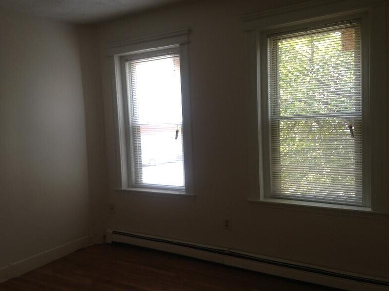 Building Photo - 15 Colborne Rd