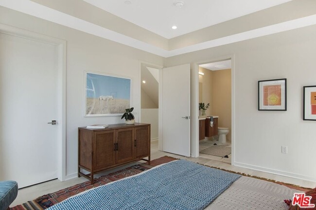 Building Photo - 1933 Griffith Park Blvd