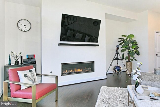 Building Photo - 23109 Cottonwillow Sq