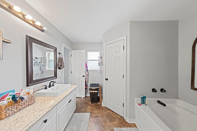 Building Photo - 4405 Southminster Cir