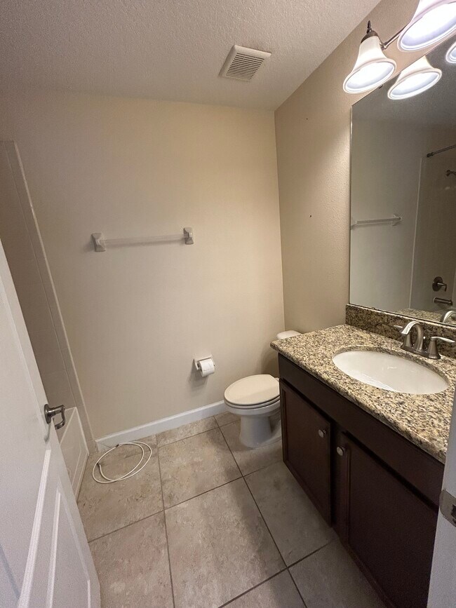 Building Photo - 15147 Driftwood Bend St