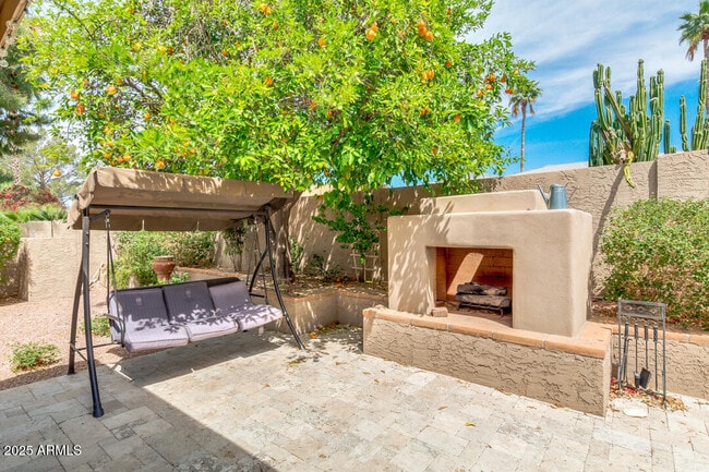 Building Photo - 6768 E Grandview Dr