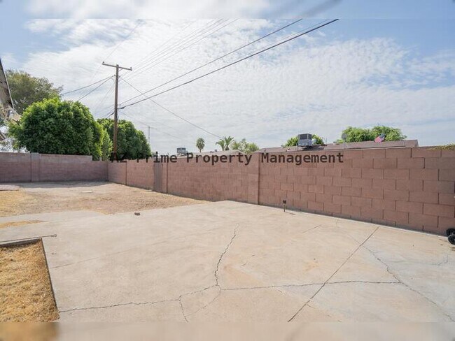 Building Photo - 3619 W Stella Ln