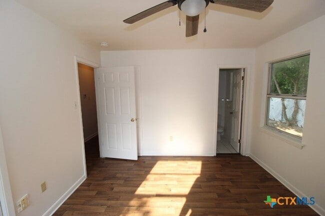 Building Photo - 502 S 9th St