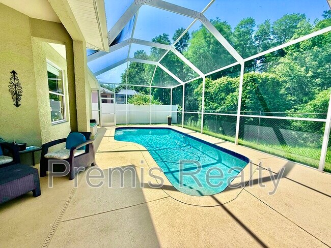 Building Photo - 431 Denise St