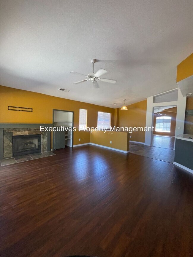 Building Photo - 1308 Fairway Dr