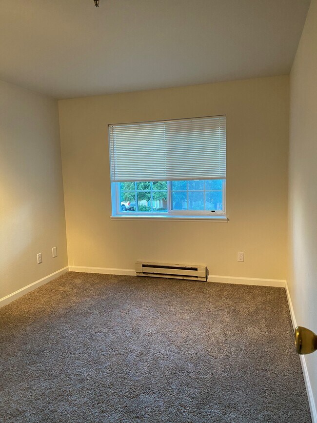 Building Photo - 215 100th St SW