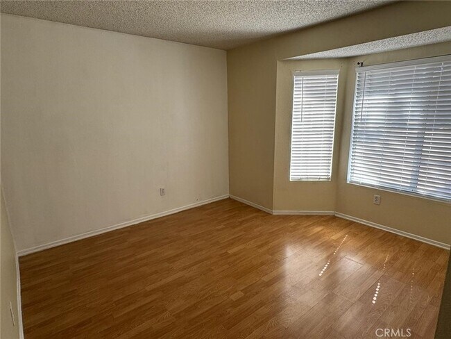 Building Photo - 1229 Onyx Dr