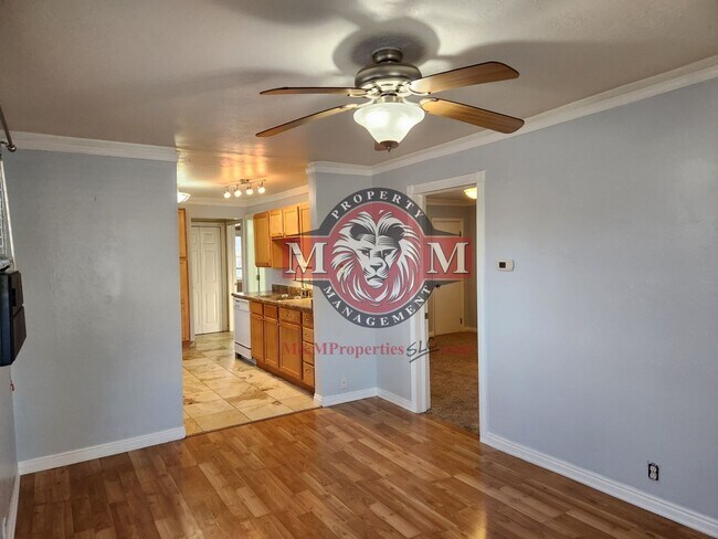 Building Photo - 3 Bd  1 Bath Home in Salt Lake City