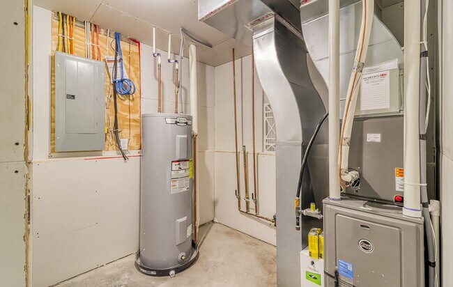 Building Photo - 3 Bed 2 Bath Single Family Home