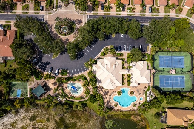 Building Photo - ** TUSCANY COVE ** 2 BED + DEN / 2 BATH / ...