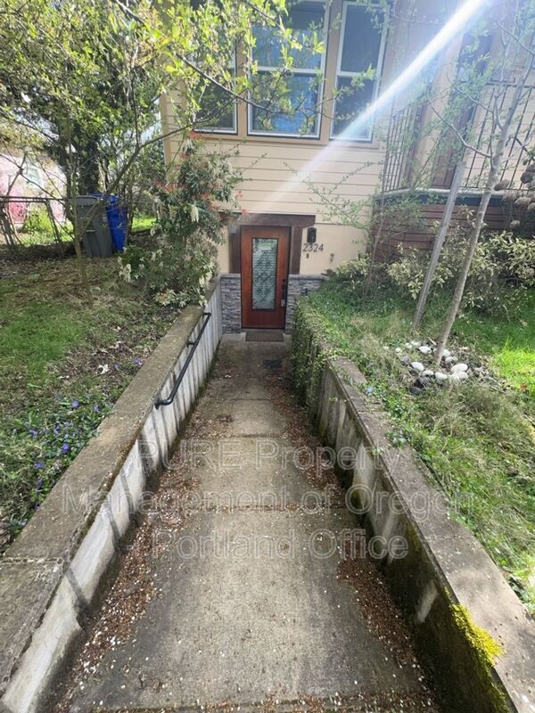 Building Photo - 2324 N Watts St