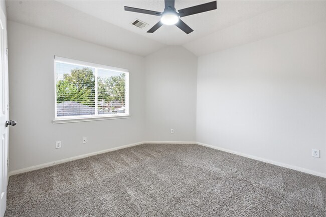 Building Photo - 6165 Darlington Ct