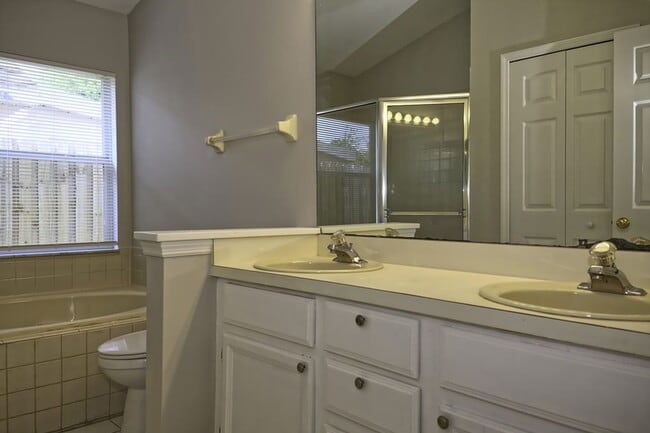 Building Photo - Single Family Home in Southeast Orlando
