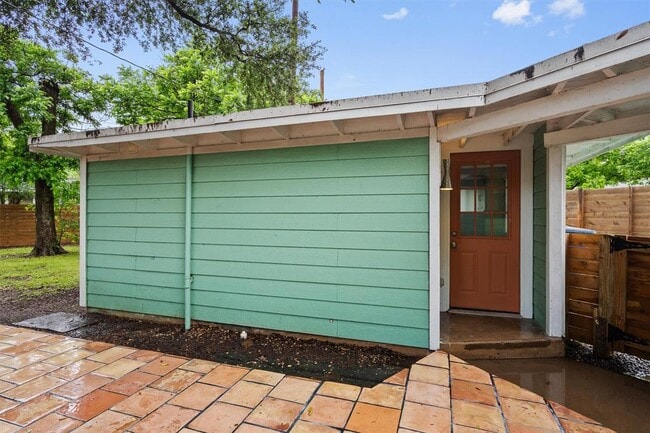 Building Photo - 5212 Berkman Dr
