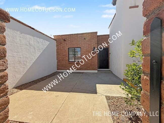 Building Photo - 413 W Pso Solana